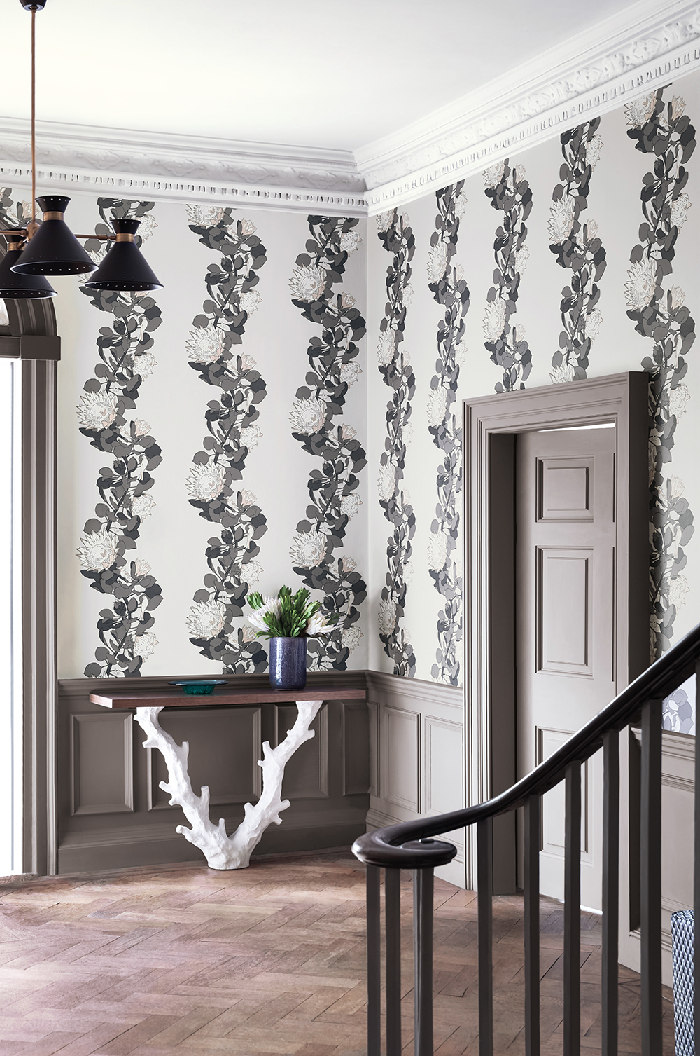 Обои Paint and Paper Library Tresco Protea Trail Monument 0393PTMONU фото в интерьере